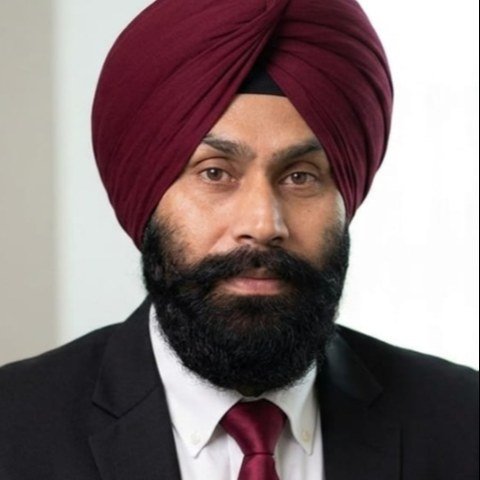 DR. DAVINDER  SINGH